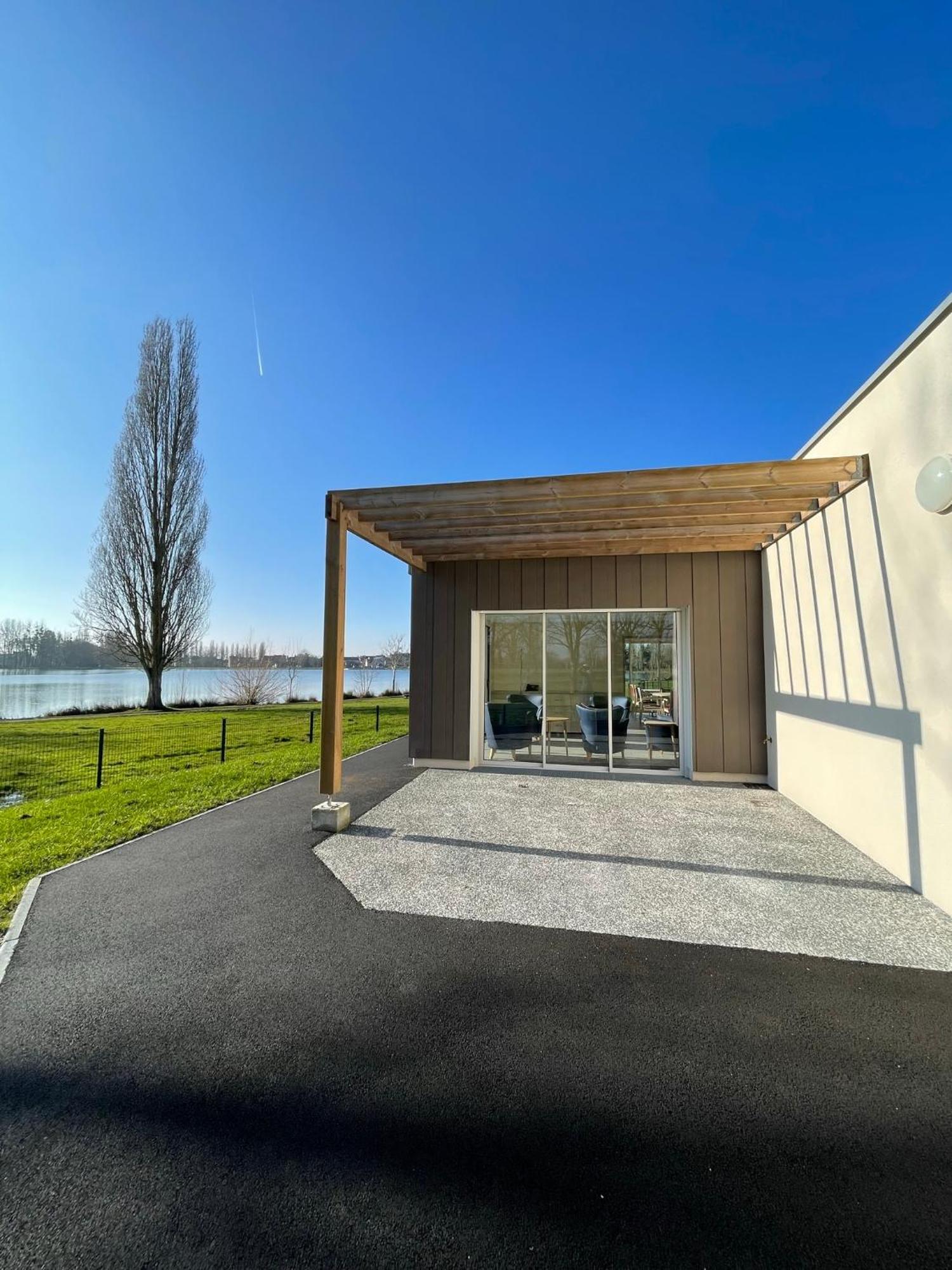 Relais Les Rives Du Lac Coulonges-sur-Sarthe Exterior photo
